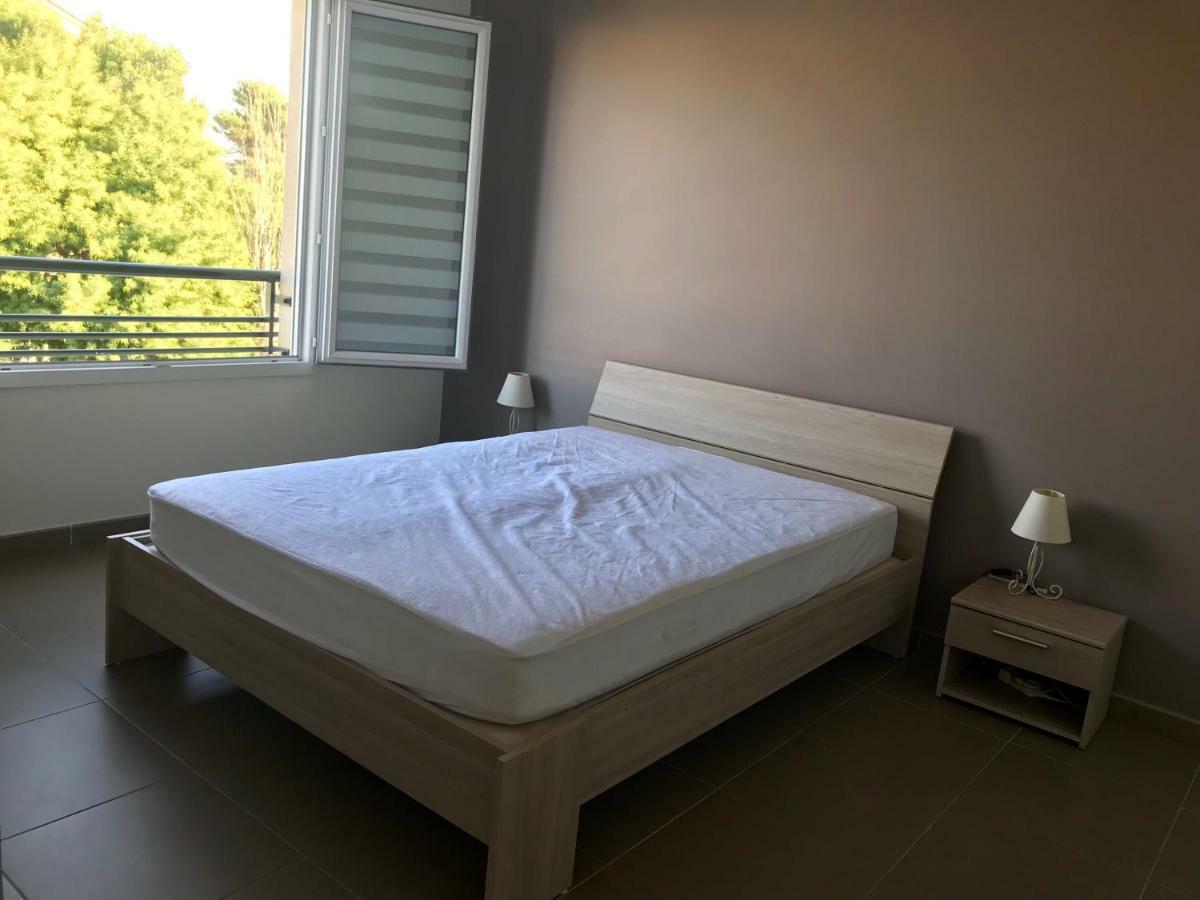 Appart' Au Port Apartment Frejus Exterior photo