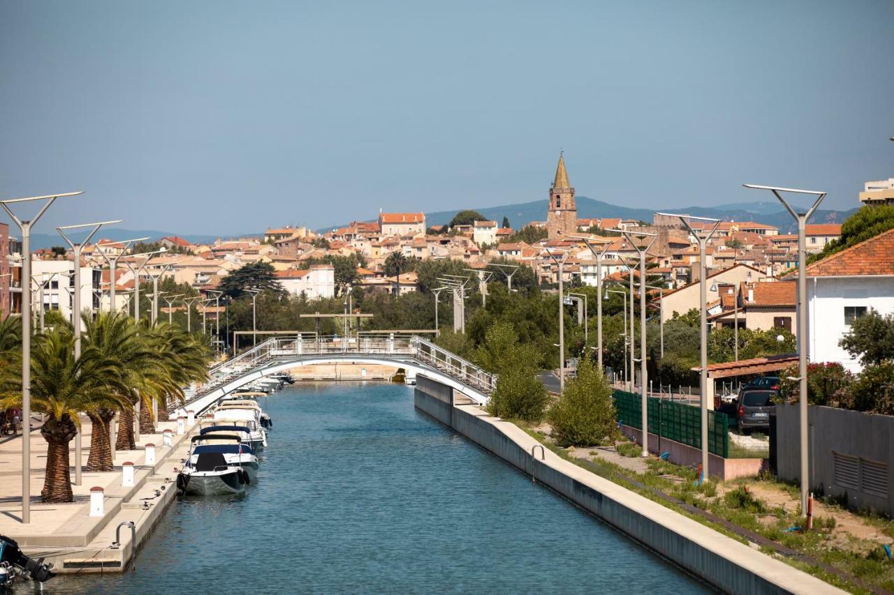 Appart' Au Port Apartment Frejus Exterior photo